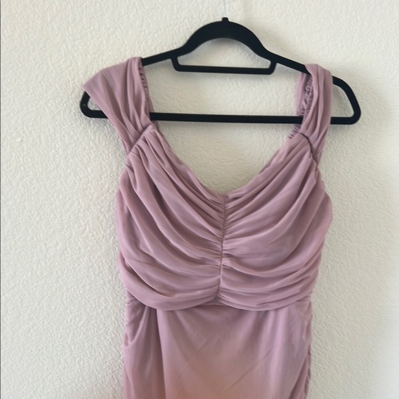 Elegant Mauve Evening Gown - Picture 2 of 11